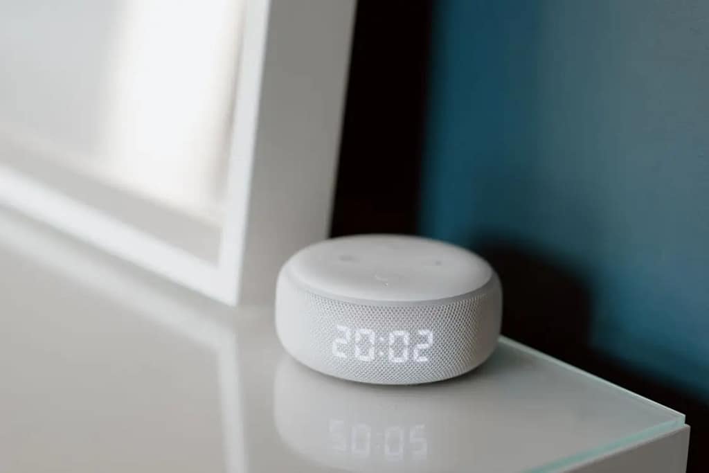 Smart assistant on table