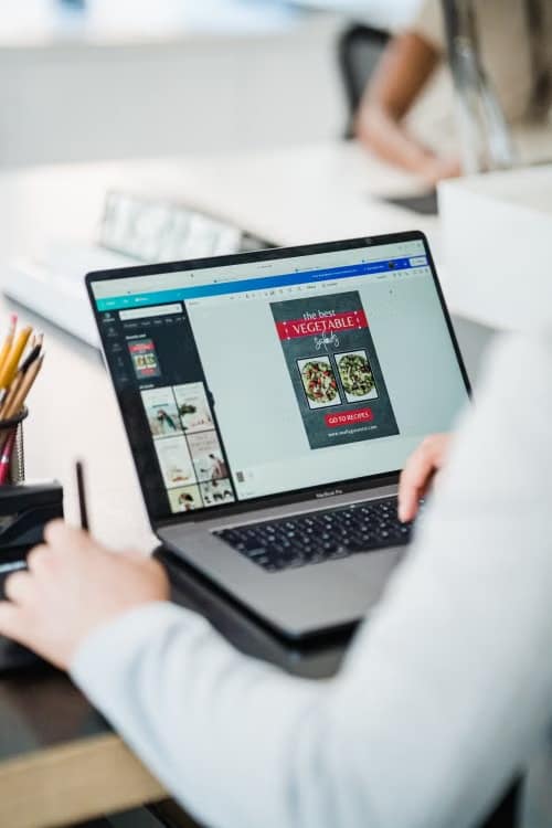 Person using canva